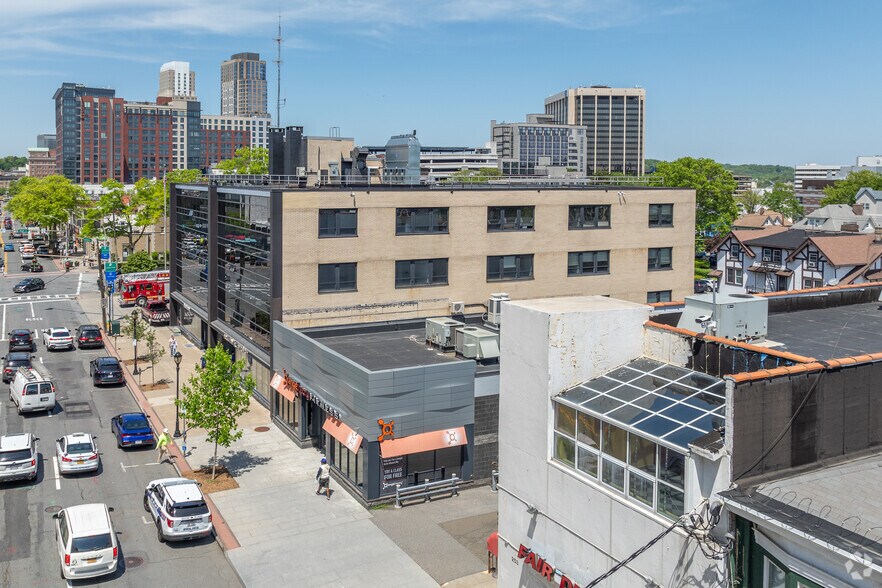 More Photos Of 235-237 Mamaroneck Ave, White Plains Office For Lease