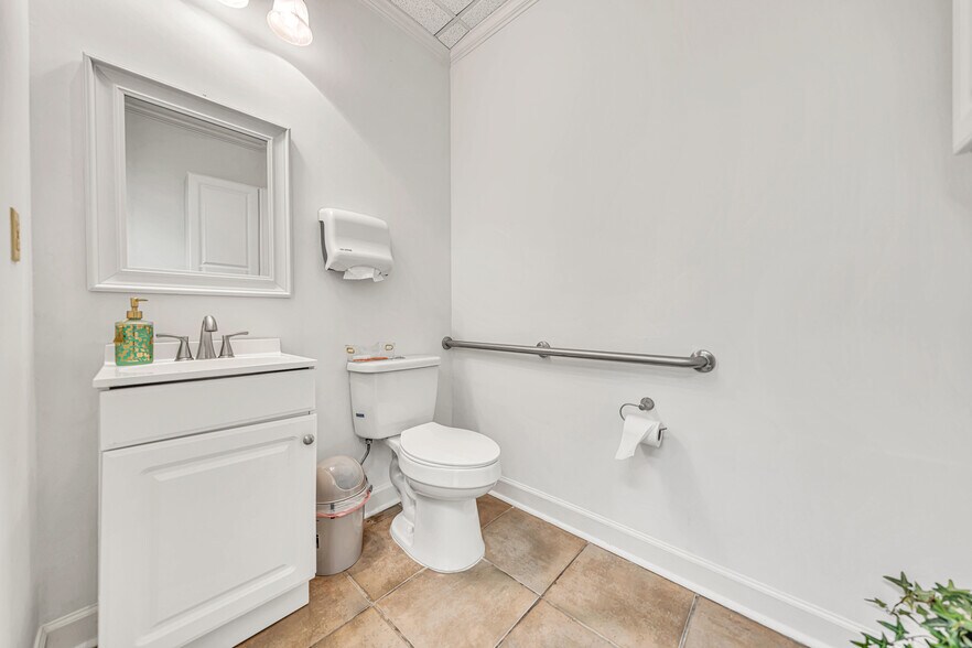 More Photos Of 751 Walnut Knoll Rd, Cordova Office For Sale