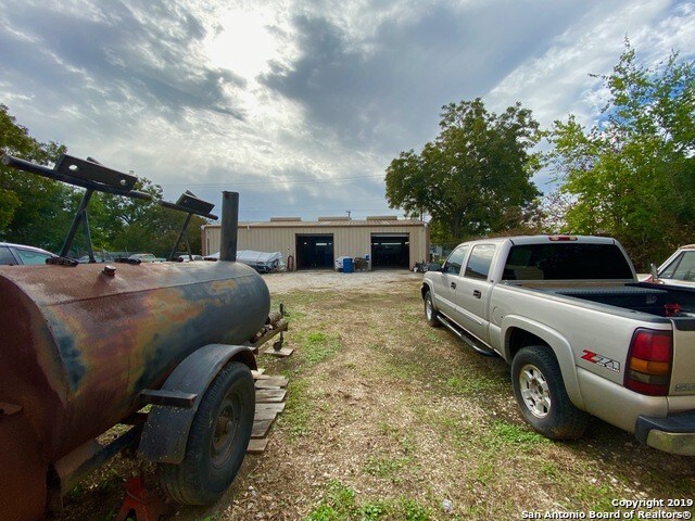 More Photos Of 5447 Seguin Rd, Kirby Auto Repair For Sale