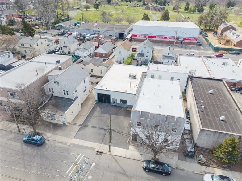 More Photos Of 28 Willowdale Ave, Port Washington Industrial For Sale