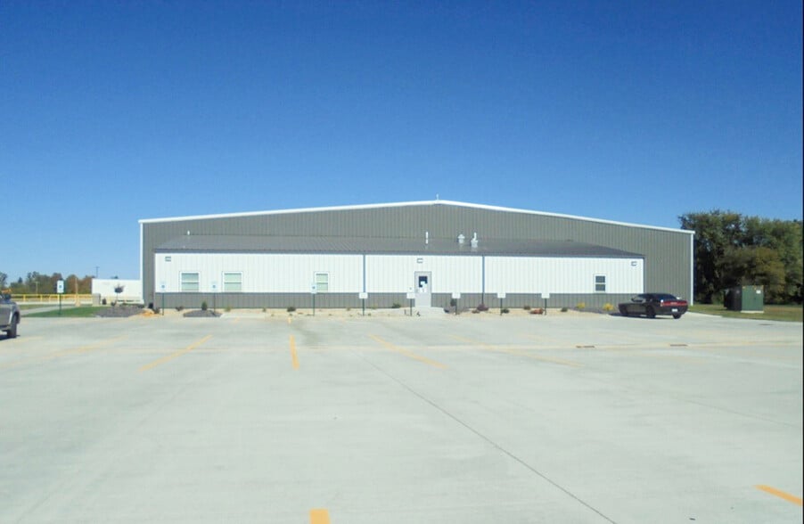 More Photos Of 2028 W Main St, Salem Industrial For Sale