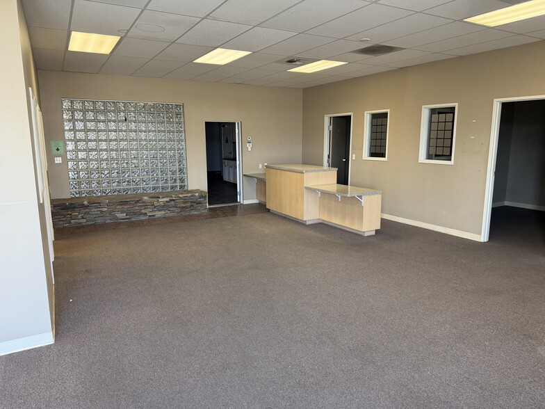 More Photos Of 4303 E Brundage Ln, Bakersfield Warehouse For Sale