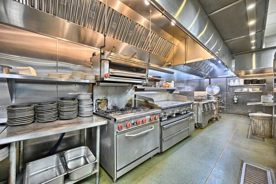 More Photos Of 589 Salem Rd, Etters Restaurant For Sale