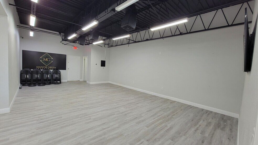 More Photos Of 4815-4817 E Busch Blvd, Tampa Storefront Retail Office For Lease