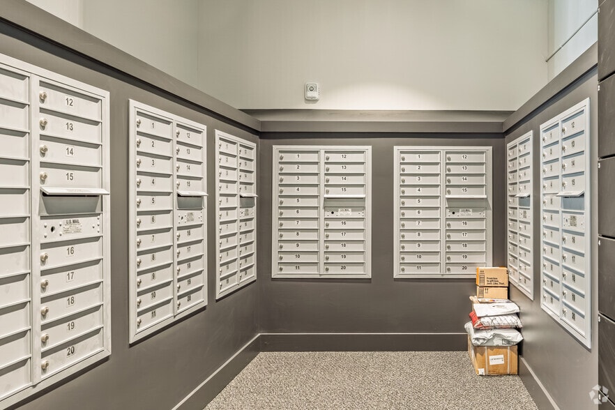 More Photos Of 1209 Washington Ave, Saint Louis Apartments For Lease