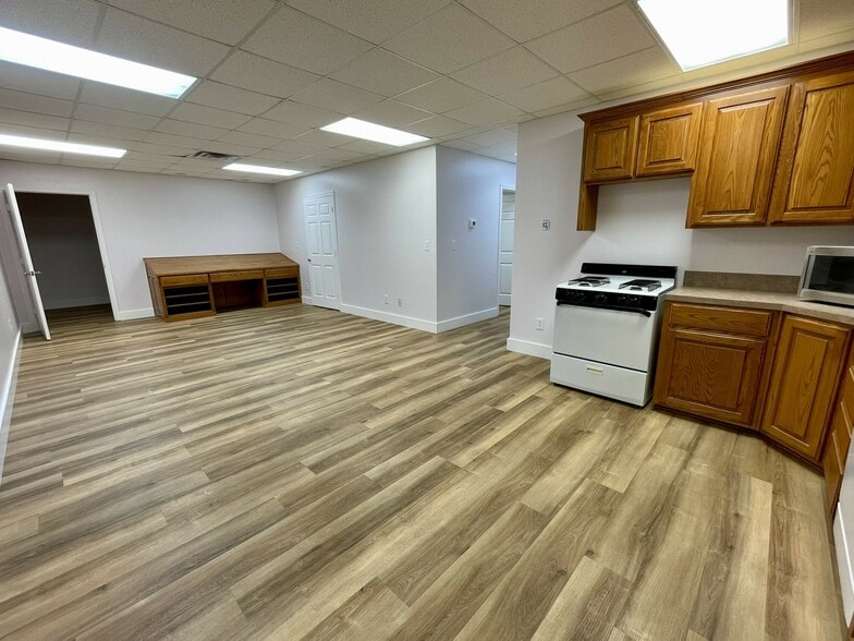 More Photos Of 10291 Robinson Dr, Tyler Industrial For Lease