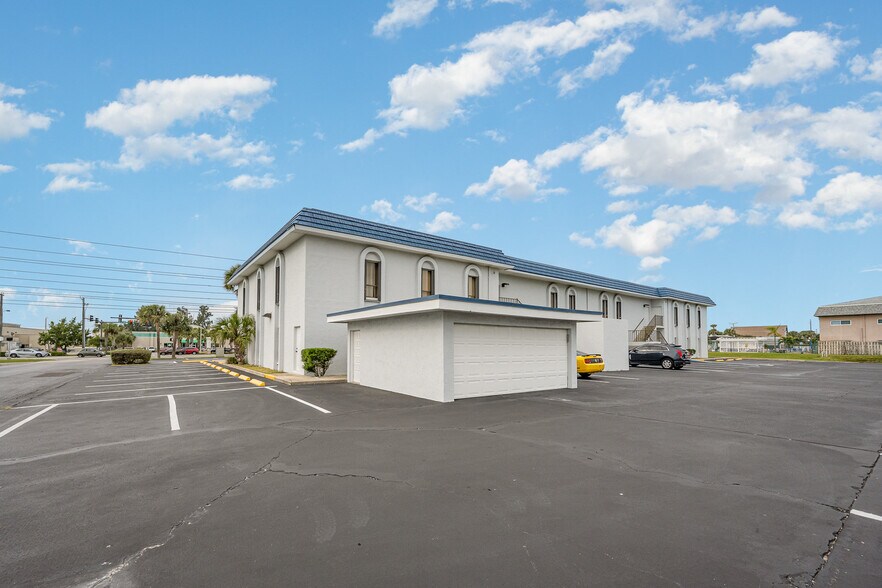 More Photos Of 3000 N Atlantic Ave, Cocoa Beach Office For Lease