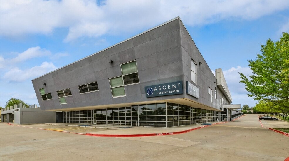 More Photos Of 6957 W Plano Pky, Plano Medical For Lease