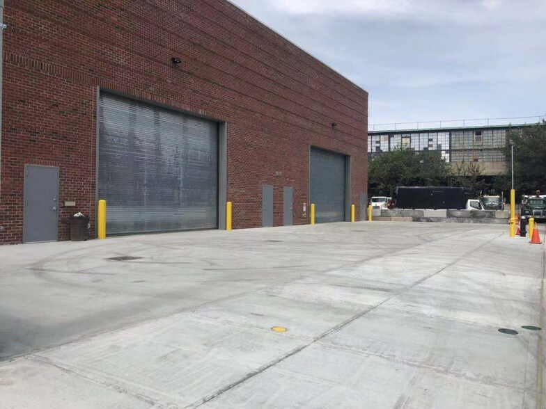 More Photos Of 56-11 Arnold Ave, Maspeth Distribution For Lease