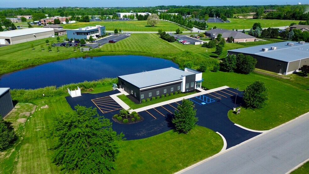 More Photos Of 950 Transport Dr, Valparaiso Flex For Lease