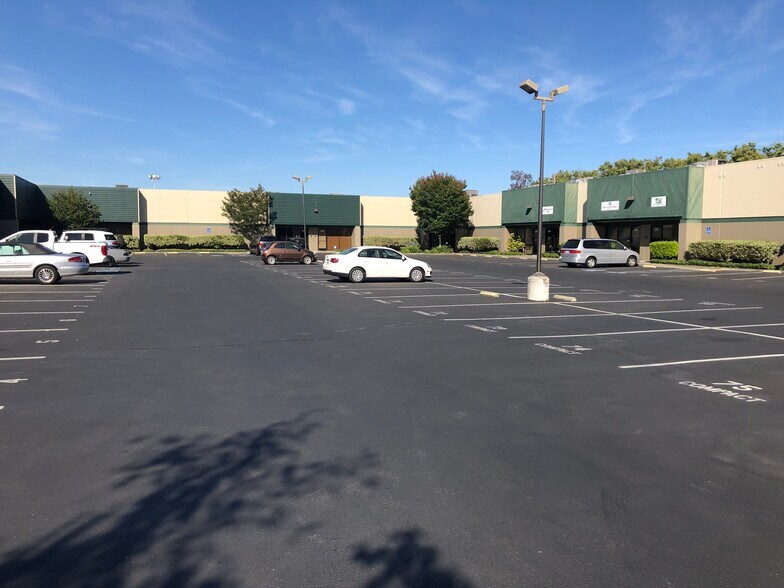 More Photos Of 2982 Teagarden St, San Leandro Warehouse For Sale