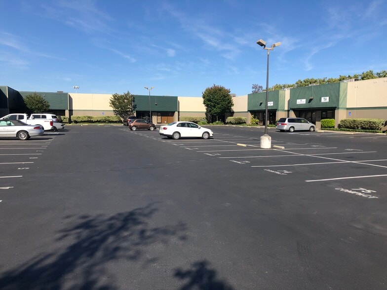 More Photos Of 2982 Teagarden St, San Leandro Warehouse For Sale