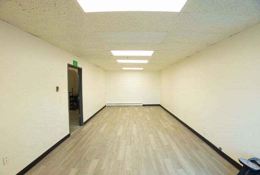 More Photos Of 1591 W Alameda Ave, Denver Showroom For Lease