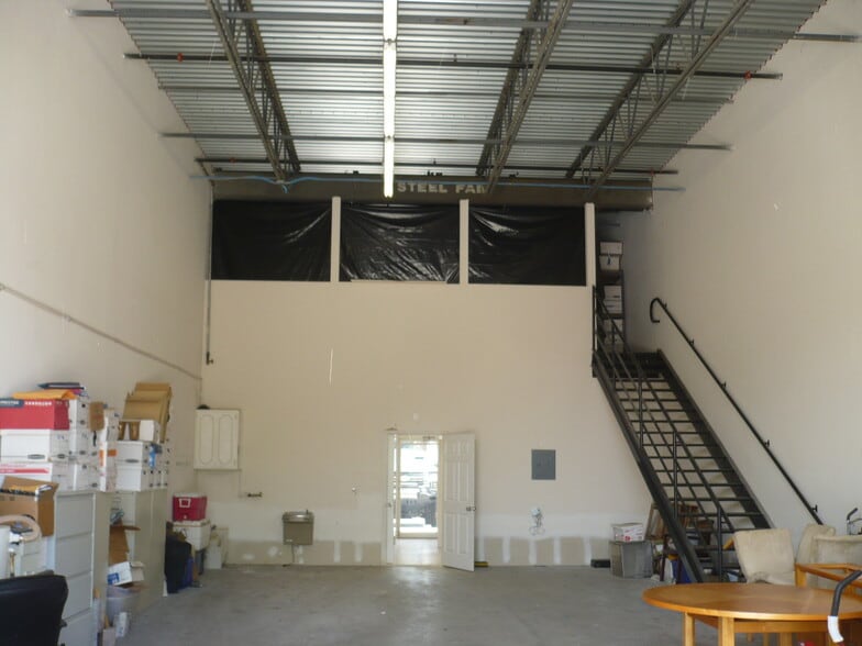 More Photos Of 801-893 Kings Hwy, Fort Pierce Light Manufacturing For Sale