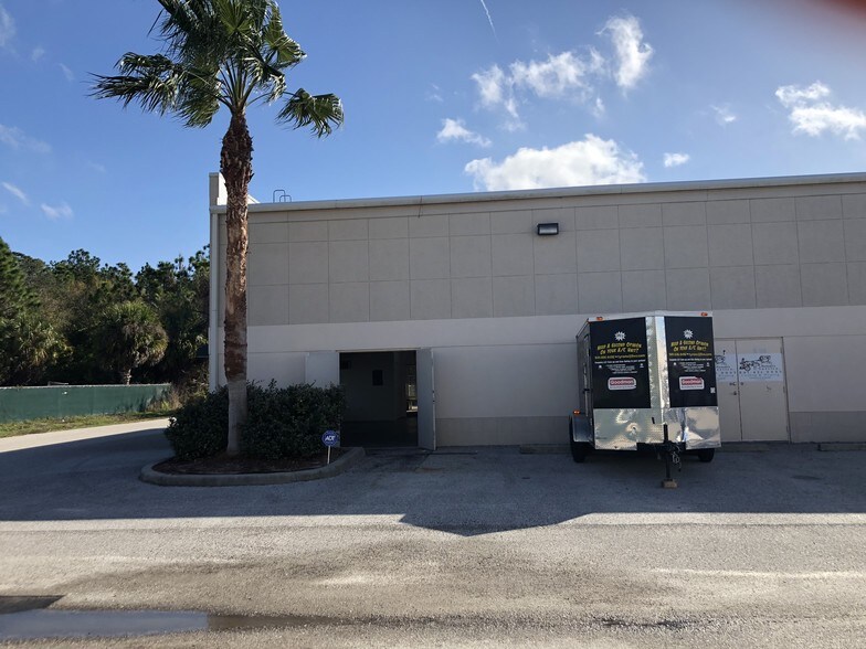 More Photos Of 1050 Innovation Ave, North Port Warehouse For Lease