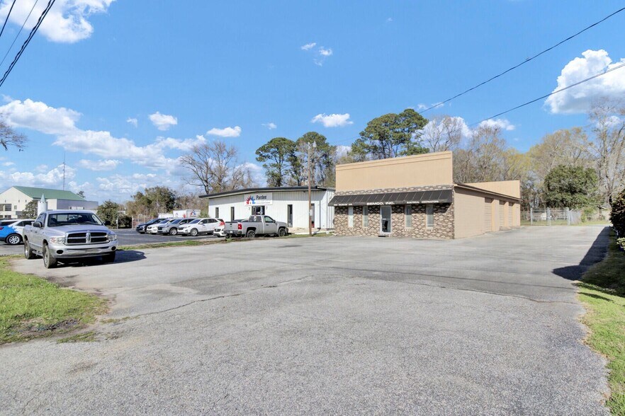 Primary Photo Of 1950 Belgrade Ave, Charleston Office For Lease