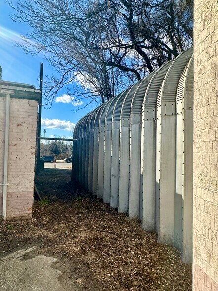 More Photos Of 2507 Huntingdon ave, Baltimore Service For Sale