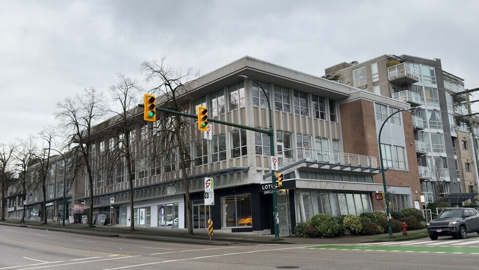 Primary Photo Of 2233 Burrard St, Vancouver Office Residential For Sale