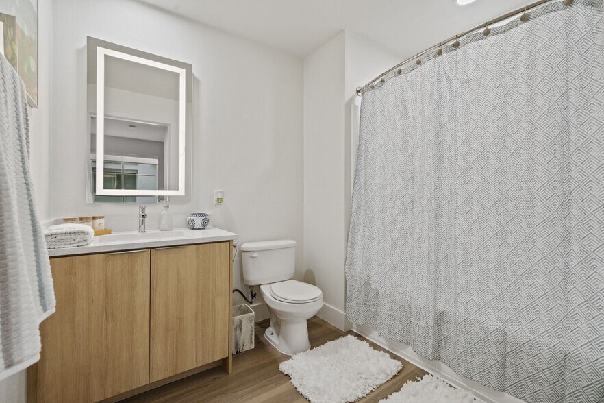 More Photos Of 11049 Magnolia Blvd, North Hollywood Apartments For Lease