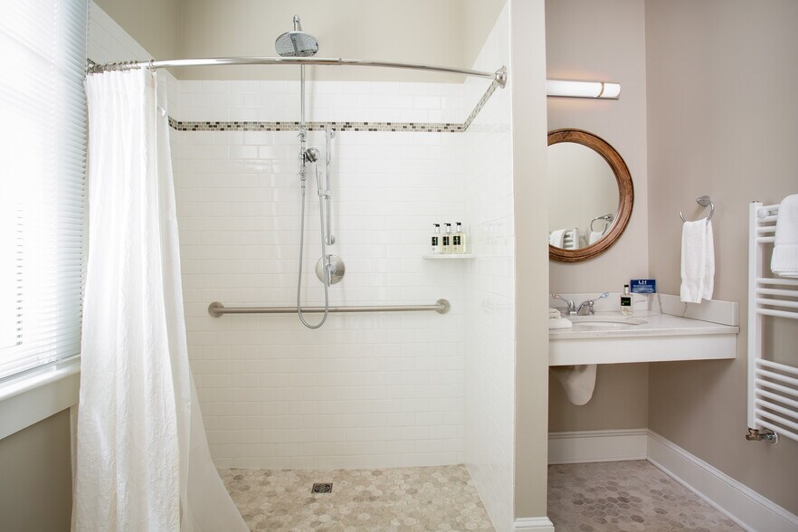 More Photos Of 615 Laurel St, Lee Hospitality For Sale