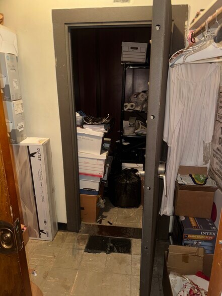 More Photos Of 5001 S Hermitage Ave, Chicago Religious Facility For Sale