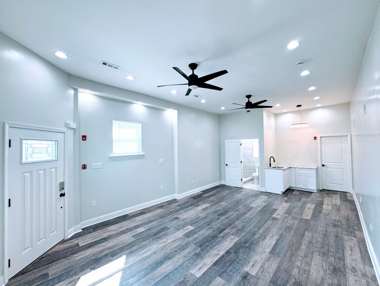 More Photos Of 1500 W Loudon St, Philadelphia Office Residential For Lease