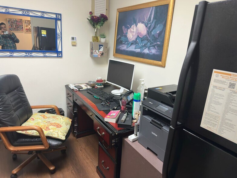 More Photos Of 98 James St, Edison Medical For Lease