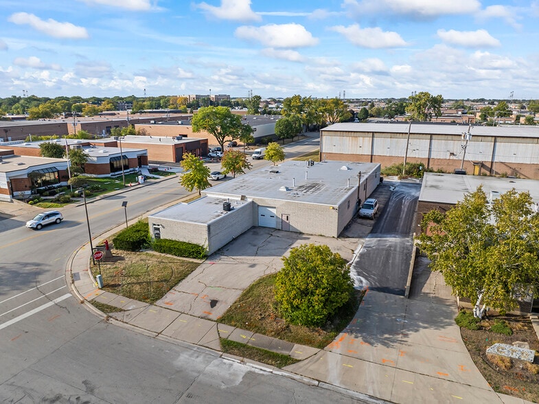 More Photos Of 875 Lively Blvd, Elk Grove Village Warehouse For Lease
