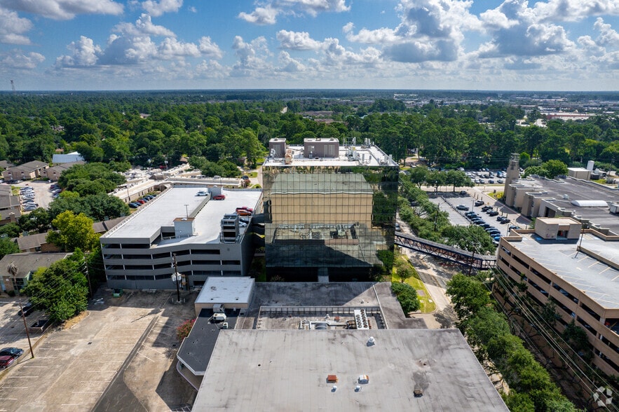 More Photos Of 800 Peakwood Dr, Houston Unknown For Lease