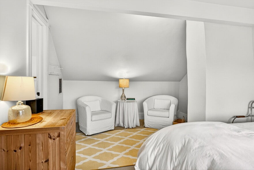 More Photos Of 668 N Main St, Ashland Hospitality For Sale