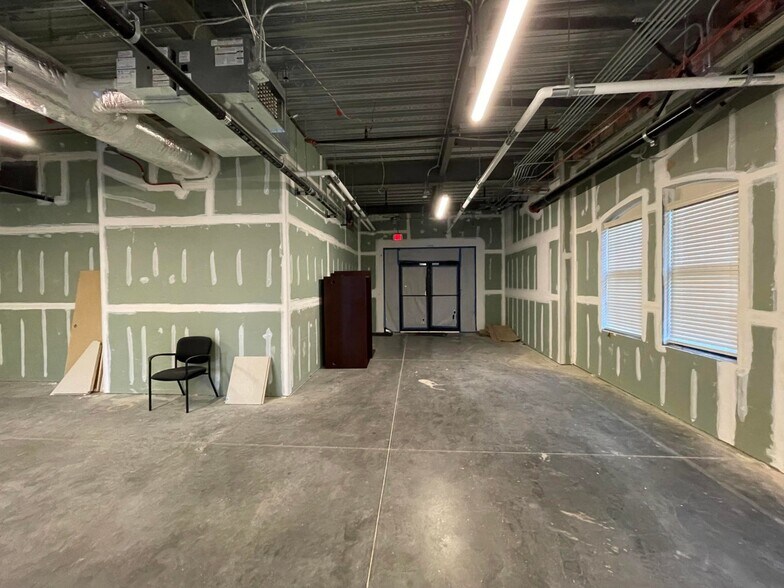 More Photos Of 2675 Elms Plantation Blvd, Charleston Office For Lease