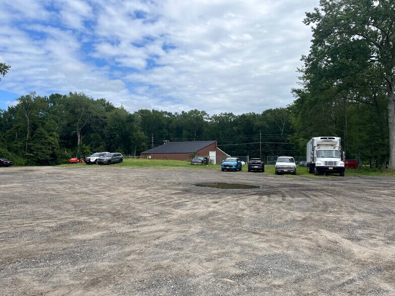 More Photos Of 168 Red Lion Rd, Southampton Light Manufacturing For Lease