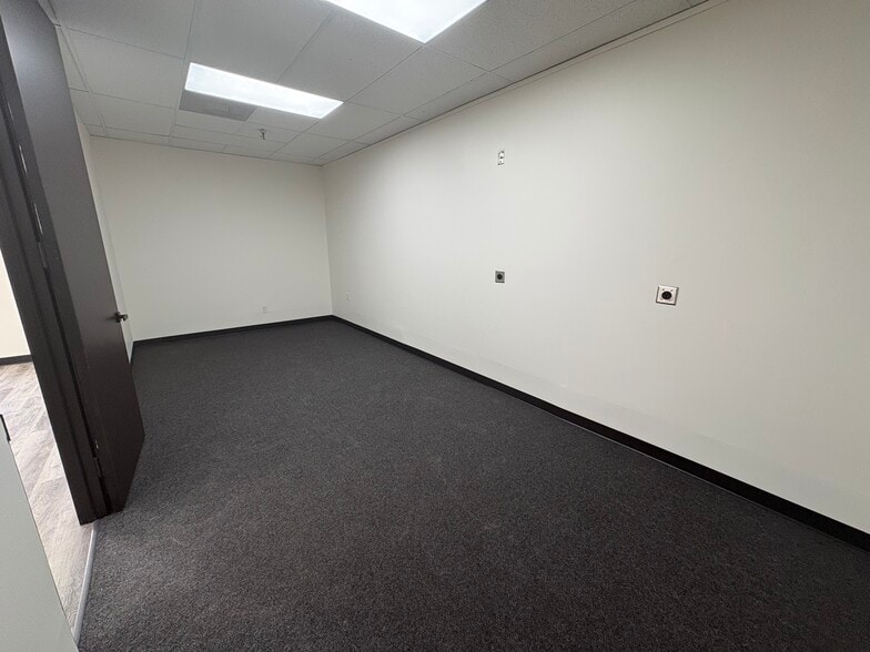 More Photos Of 4400 S Wayside Dr, Houston Unknown For Lease