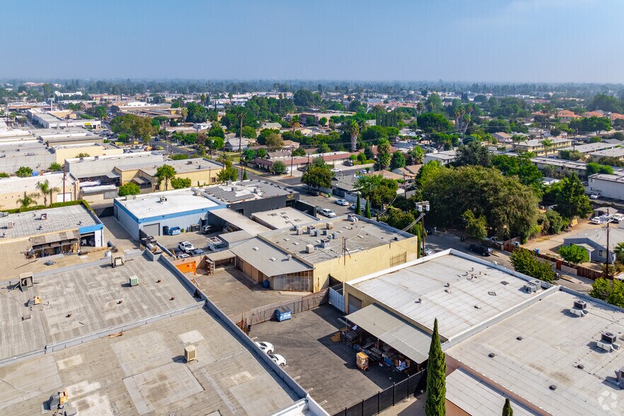 More Photos Of 6943 Eton Ave, Canoga Park Manufacturing For Sale