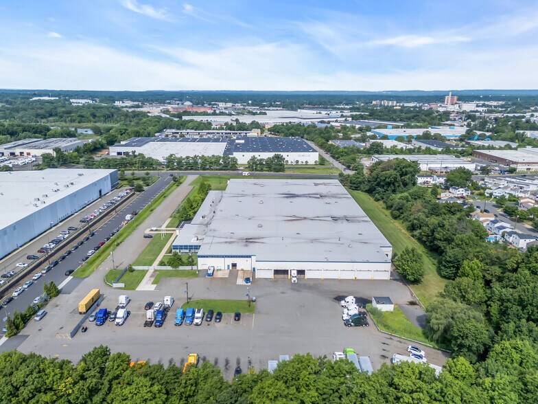 More Photos Of 100 Milik St, Carteret Warehouse For Lease