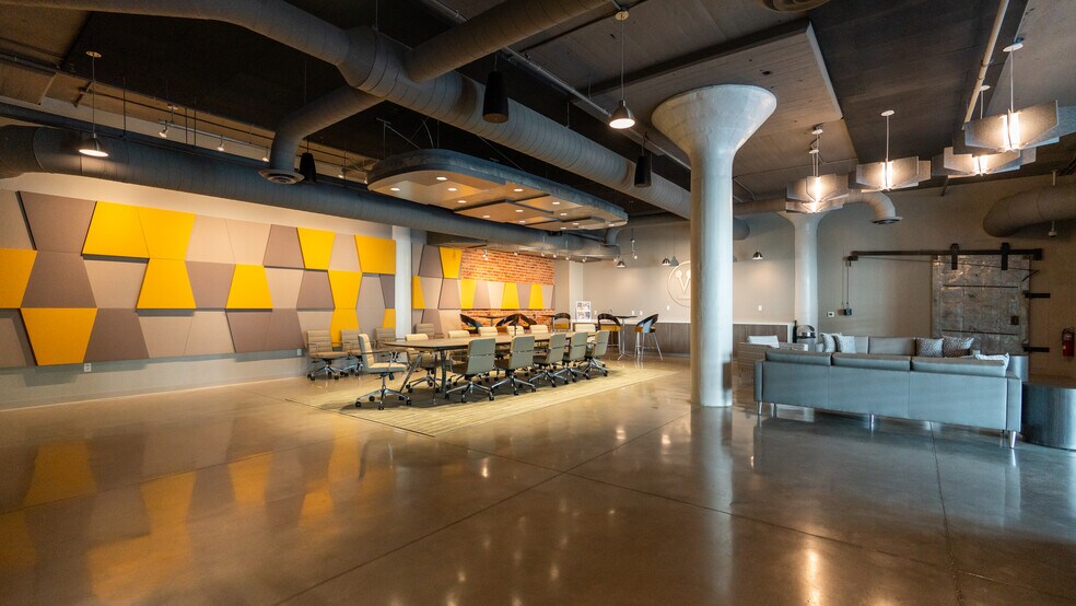 More Photos Of 469 N Sharpsville Ave, Sharon Industrial For Sale