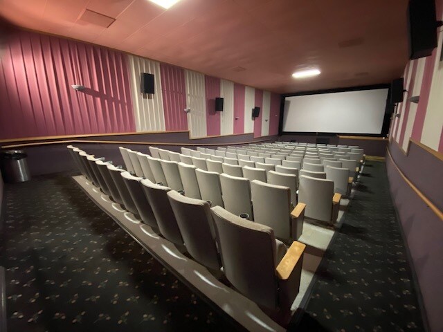 More Photos Of 1601 6th Ave, Stevens Point Freestanding For Sale