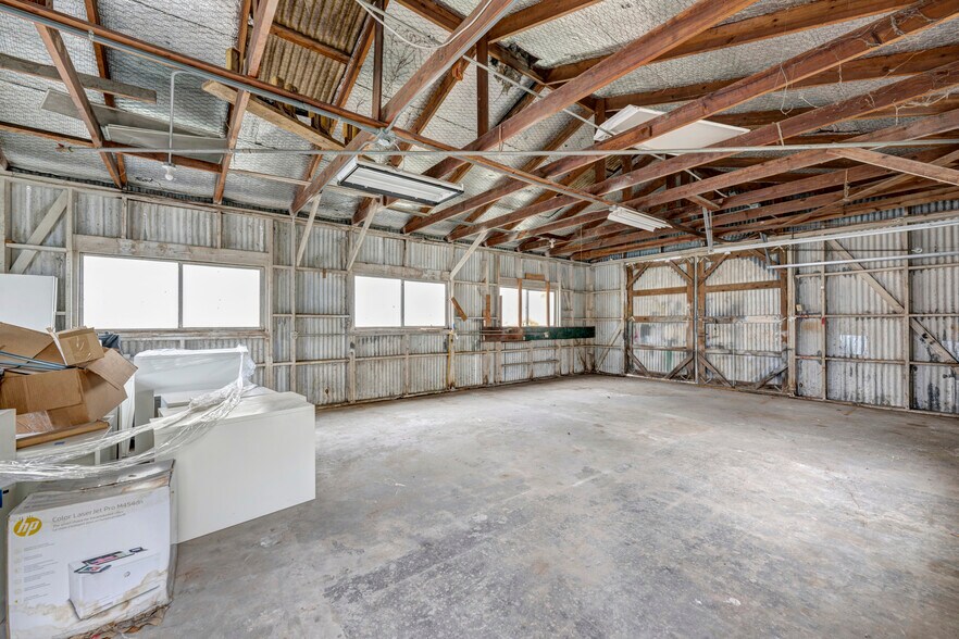 More Photos Of 10206 Georgibelle Dr, Houston Warehouse For Lease