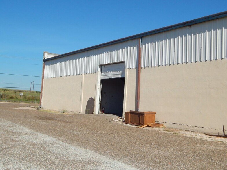 More Photos Of 3700 N Stewart Rd, Mission Warehouse For Lease