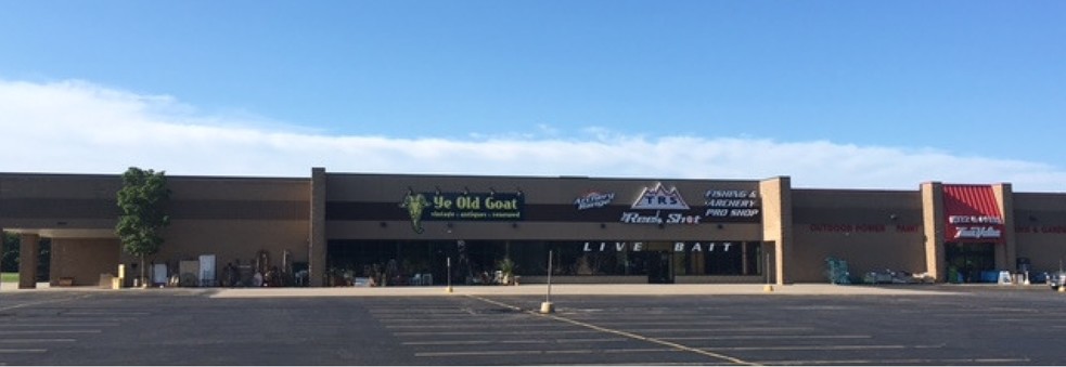 Primary Photo Of 1919 E Calumet St, Appleton Storefront Retail Office For Lease