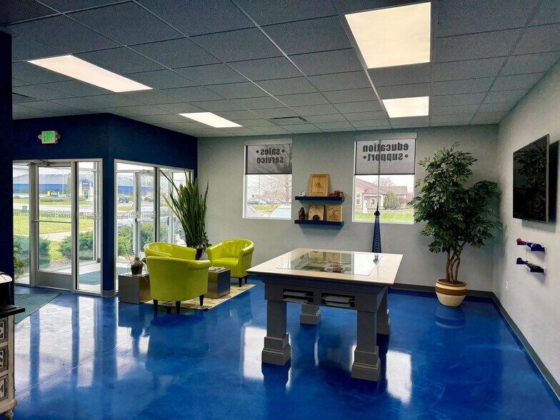 More Photos Of 950 Transport Dr, Valparaiso Flex For Sale