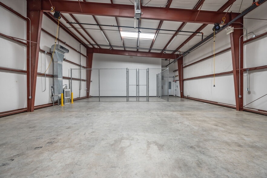 More Photos Of 1150 S Greene St, Greenville Distribution For Lease