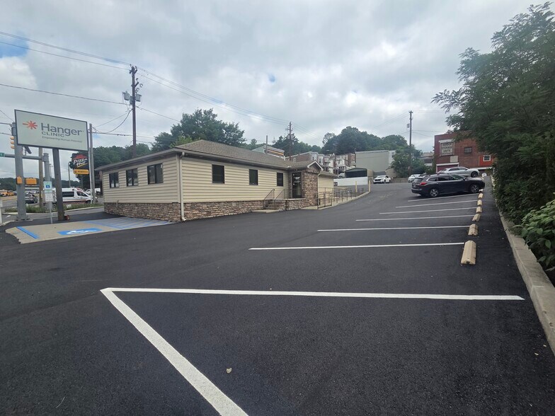 More Photos Of 90 N Claude a Lord Blvd, Pottsville Storefront Retail Office For Sale