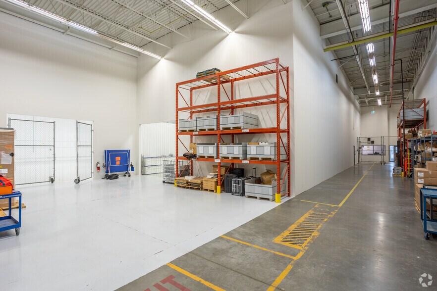 More Photos Of 2-10 Smed Ln SE, Calgary Distribution For Lease