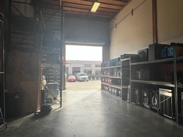 More Photos Of 20 S Linden Ave, South San Francisco Warehouse For Lease