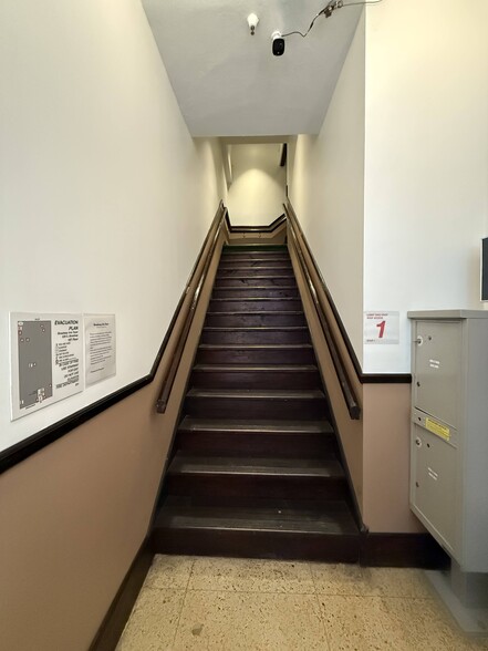 More Photos Of 529 S Broadway, Los Angeles Loft Creative Space For Lease