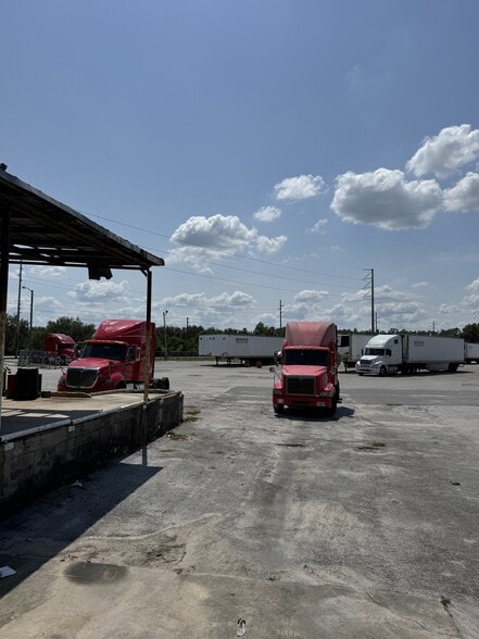 More Photos Of 14439 County Rd 44 Rd, Grand Island Distribution For Lease