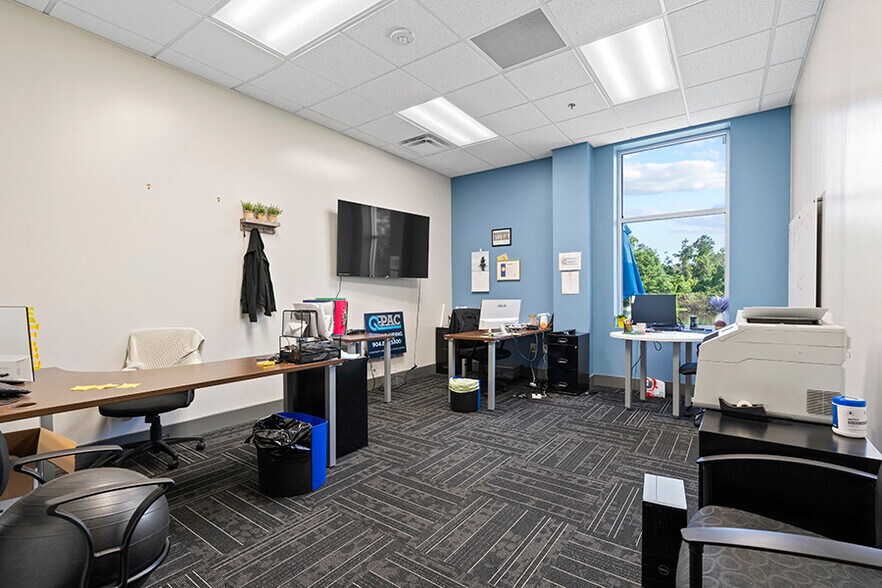 More Photos Of 4010 Deerpark Blvd, Elkton Manufacturing For Sale