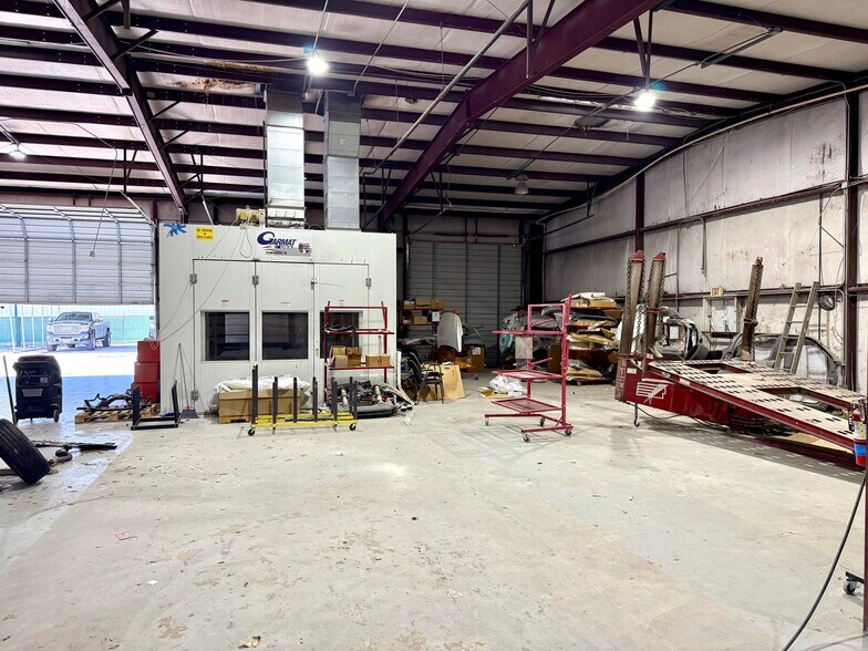 More Photos Of 10219 Culebra Rd, San Antonio Auto Repair For Lease
