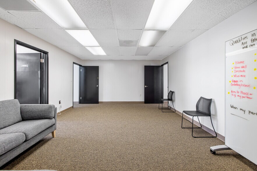 More Photos Of 1620 W Mineral King Ave, Visalia Office For Sale